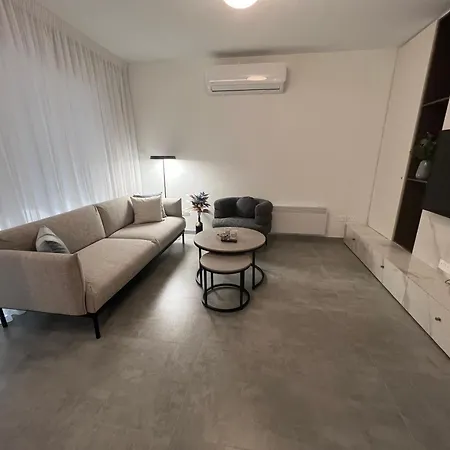 Johnny's Luxury Getaway * Strovolos