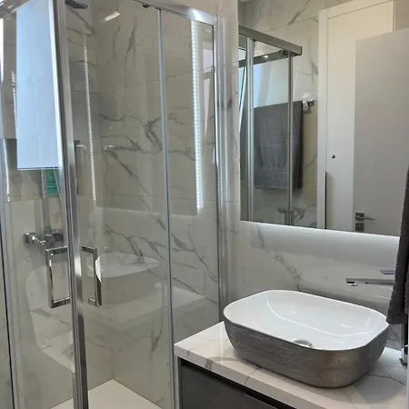 Johnny's Luxury Getaway Strovolos